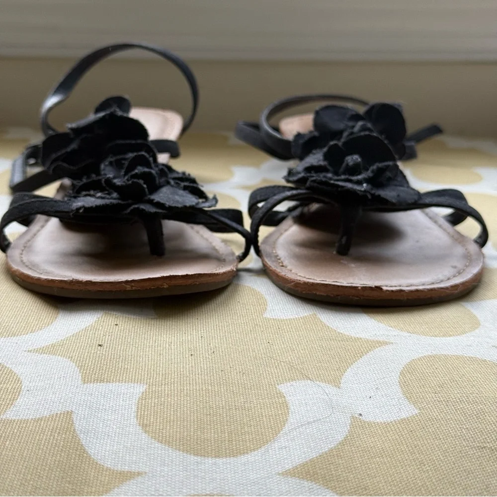Nine West Plumerial Sandal Floral Fabric Sandals 11M Black Floral embellishment